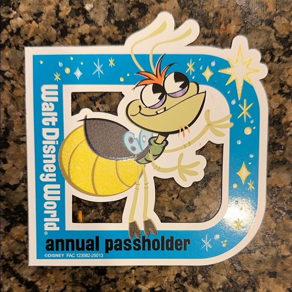 Ray Passholder Magnet